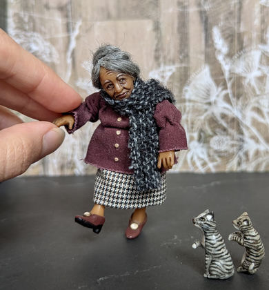 Full-scale view of a handmade gothic miniature — Granny with cats (6/8), polymer clay, acryilcs, varnish, wire, wool, fabric