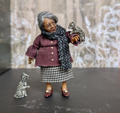 Full-scale view of a handmade gothic miniature — Granny with cats (1/8), polymer clay, acryilcs, varnish, wire, wool, fabric