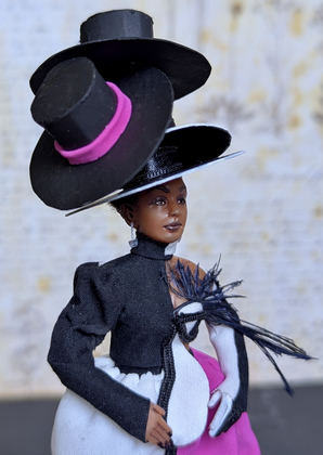 Full-scale view of a handmade gothic miniature — Small art doll Model (5/9)